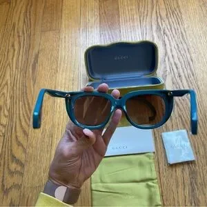 Gucci | Accessories | New Gucci 57mm Square Shiny Teal  display picture 3